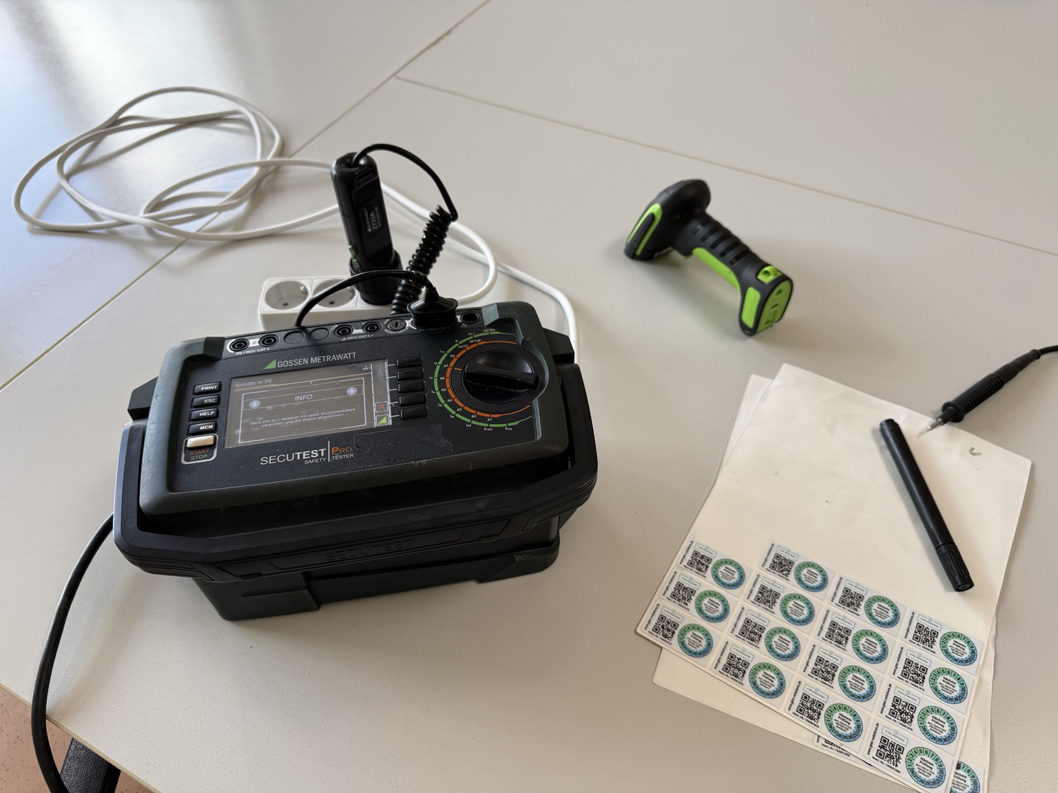 Gossen Metrawatt SECUTEST Pro Prüfaufbau